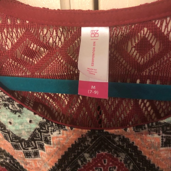 🍁3/$25🍁 Chevron tank top - Picture 3 of 5